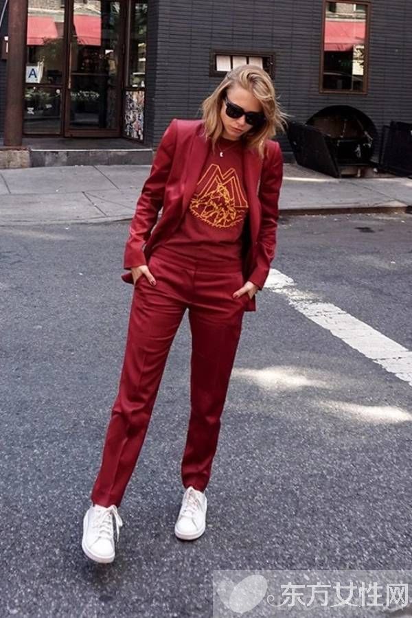 单色也一样美 look这些时尚穿搭街拍合辑