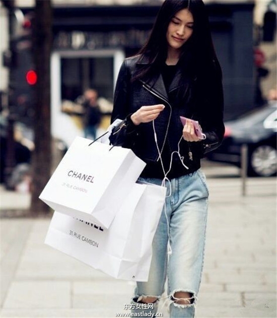 中国超模何穗街拍写真