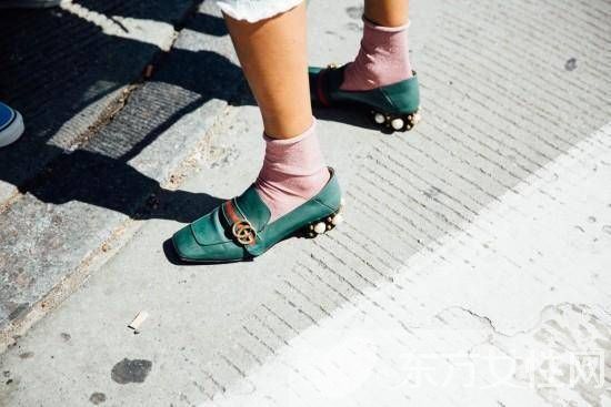 2016时装周街拍 偷学她们的时尚搭配教程