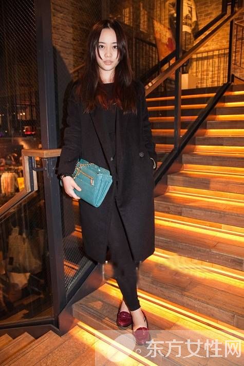 日本大学女生街拍秀 时尚造型惹人爱