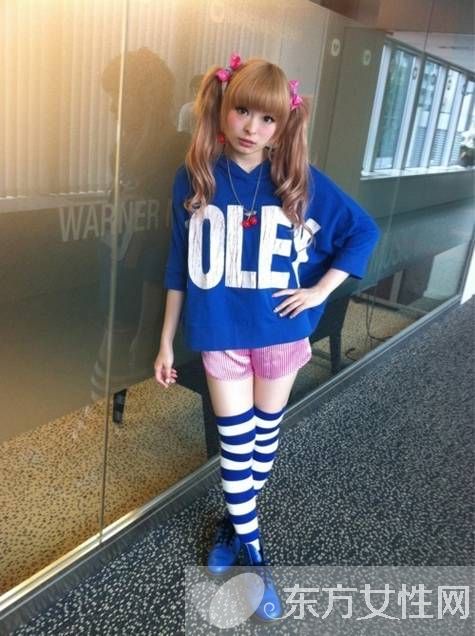 日本大学女生街拍秀 时尚造型惹人爱