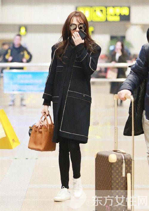 大衣怎么搭配 唐嫣用她的时尚街拍告诉你