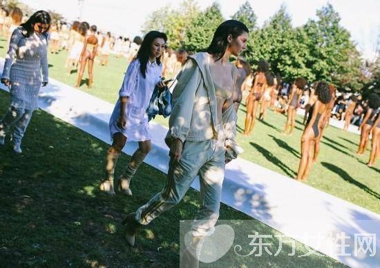 2016时装周街拍 偷学她们的时尚搭配教程