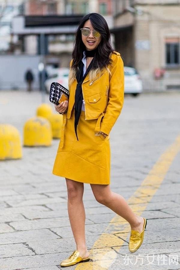 单色也一样美 look这些时尚穿搭街拍合辑