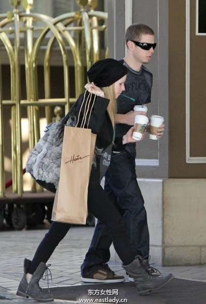 欧美街头明星们混搭出行彰显个性生活