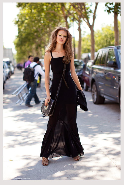 八月欧美街拍第一季 火辣裙子穿出清冷一夏