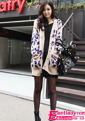 韩式搭配示范打造街头休闲风