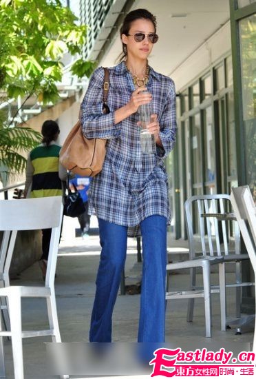 大明星爱上阔腿裤 隐藏赘肉各有高招