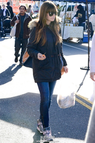 欧美女星优雅出街尽情诠释时尚潮流风格