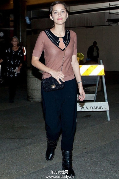 欧美女星优雅出街尽情诠释时尚潮流风格