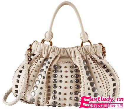 淑女也疯狂 女明星爱上朋克铆钉包