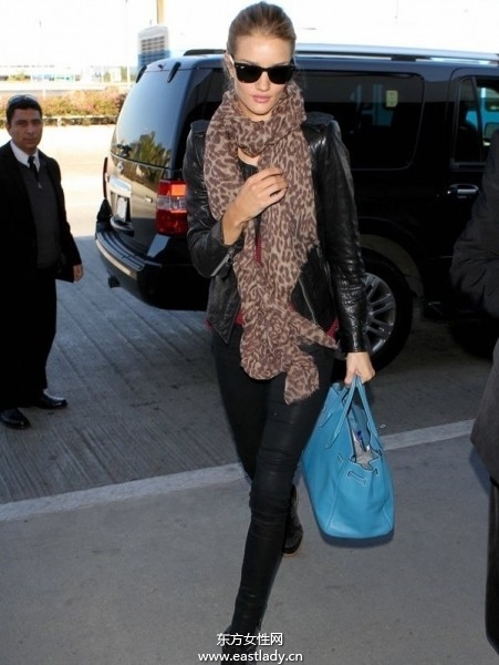 欧美街头明星们混搭出行彰显个性生活