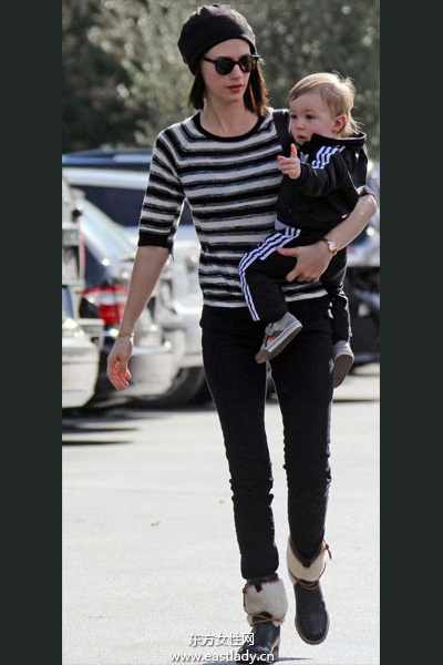 欧美女星优雅出街尽情诠释时尚潮流风格