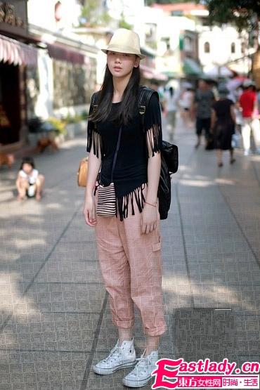 2011厦门潮女街拍 欧美风路线让人目不暇接