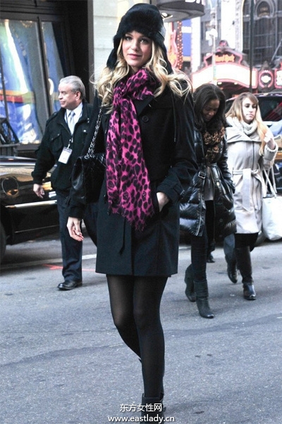 欧美女星优雅出街尽情诠释时尚潮流风格