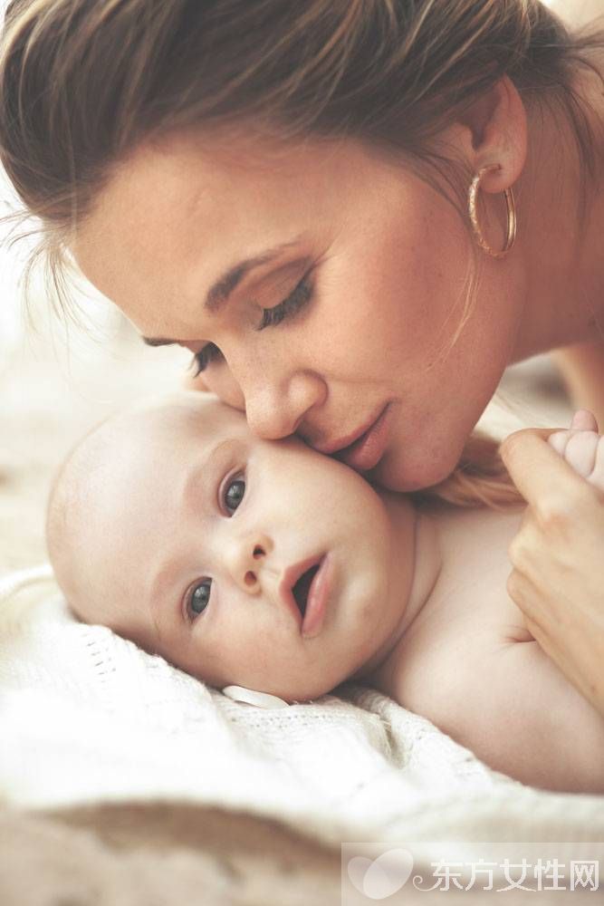 婴儿缺钙的表现与症状 婴儿补钙吃什么好