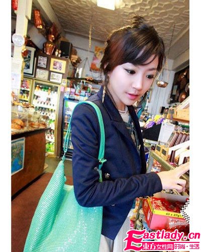 街头潮女必备品 韩式美包大赏析