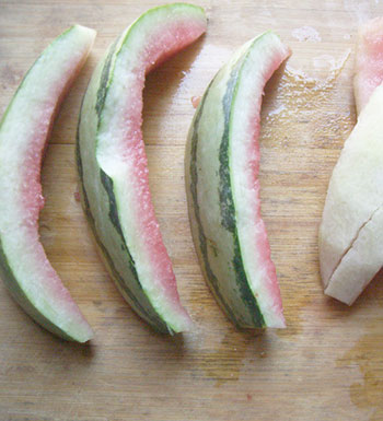 小儿夏季长痱子怎么办 九种治小儿痱子的方法