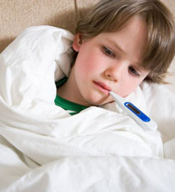 1岁男童酒精擦身致死亡 哪些退烧土法不能信