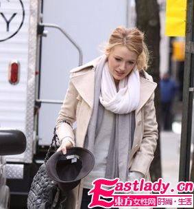 女星围巾百变秀 百变风情在颈上