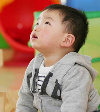 自闭症的表现 小孩自闭症的表现症状