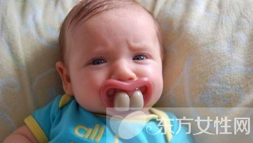 安抚奶嘴的利与弊 使用安抚奶嘴的注意事项