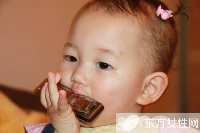 一周岁宝宝的成长标准 这些饮食原则要牢记哦