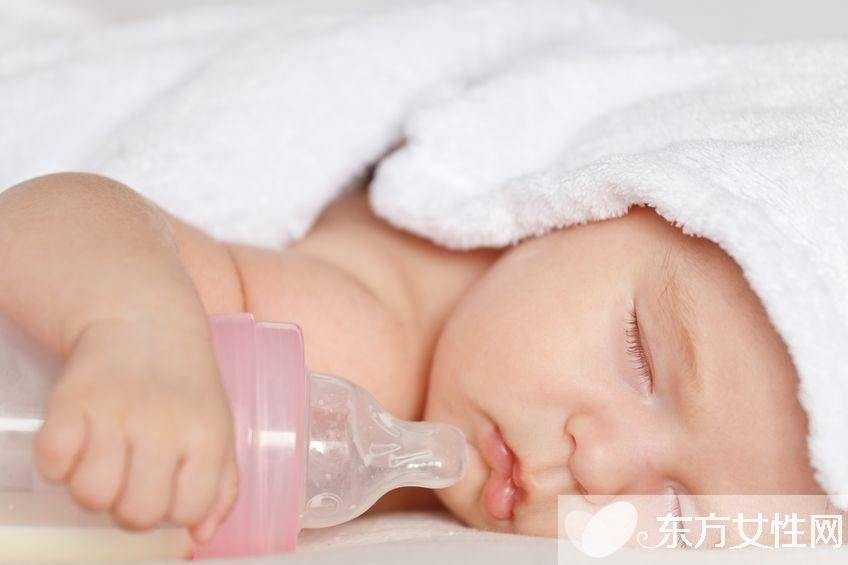 九个月的宝宝发育标准 9个月宝宝的基本技能表现