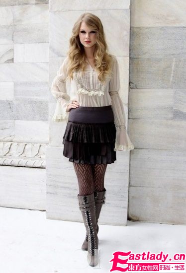 女星增高有秘诀 街头吸睛靠长靴