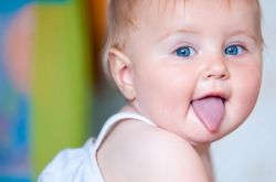 宝宝舌苔厚白是怎么回事 用这些方法可以解决舌苔厚白