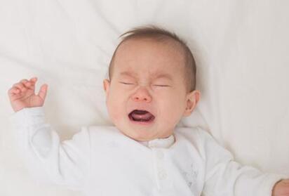 婴儿肠绞痛怎么办 六种方法帮你缓解婴儿肠绞痛