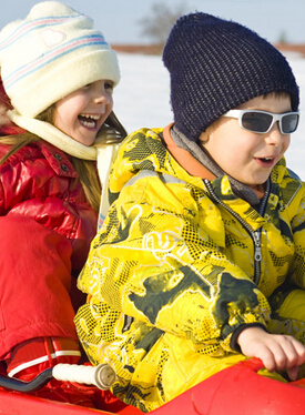 少儿滑雪好处多 带儿童滑雪注意事项