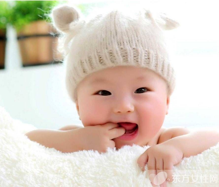 婴儿舌苔厚白是怎么回事 妈妈应该怎么做