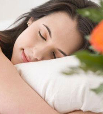 坐月子要注意些什么 产妇要注意预防产后风