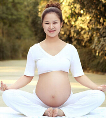 孕妇瑜伽 让准妈妈拥有健康好身体