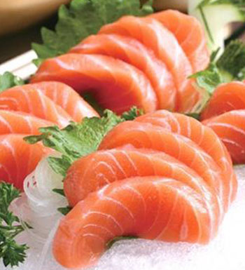 孕妇吃三文鱼好处多 减轻水肿防抑郁