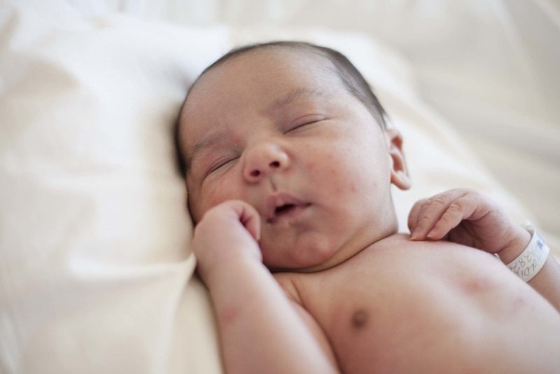 新手妈妈必备的初生婴儿用品清单大全