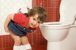 怎样教宝宝自己尿尿 新手爸妈赶快来学