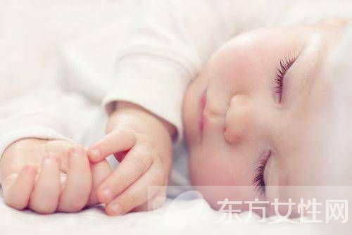 初生婴儿脐带护理方法 出现这些情况应及时就医