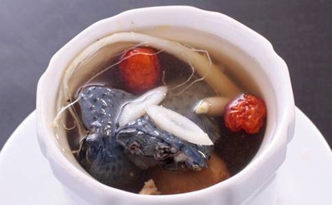 月经不调莫慌 有乌鸡汤帮你调经