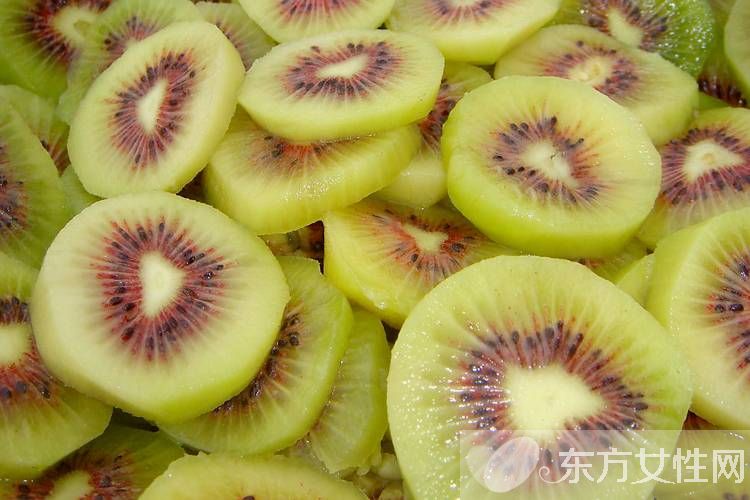 乳腺癌的早期症状表现 乳腺癌的克星食物有哪些