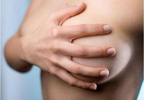 女性乳房有硬块 小心乳腺疾病看上你