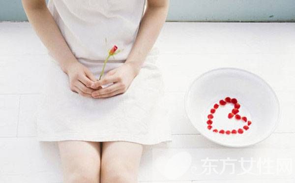 月经有血块是怎么回事 经期有血块居然会造成不孕