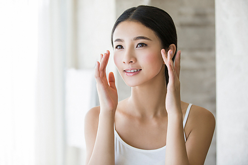 乳房下垂的原因 如何预防乳房下垂