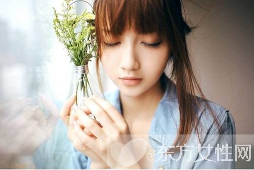 月经有血块是怎么回事 经期有血块居然会造成不孕