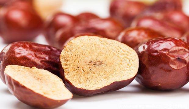 乳房下垂吃什么好 4款营养食疗方任你挑