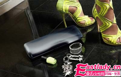 Jimmy Choo 2011早春鞋履提前推出               性感撩人美腿秀出来