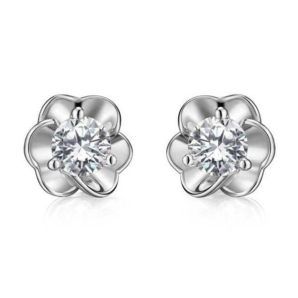 珠宝首饰也流行换季潮 极简款更具存在感