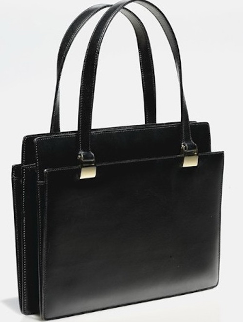 英国前首相玛格丽特撒切尔曾经用过的手提包 成交价格为25000英镑