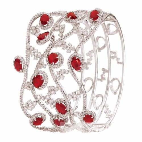 9款红色珠宝陪你红红火火过新年